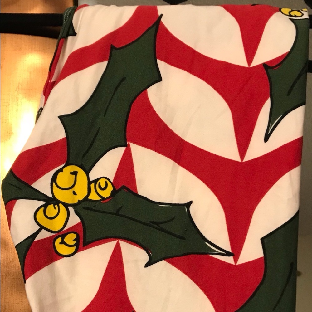 LuLaRoe OS Christmas Leggings